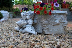 Zahradní betonová socha