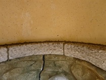 Zahradní betonový krb Čertova pec - detail vnitřku,  stavba krbu v Dřevohosticích