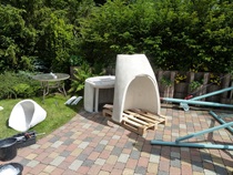 Zahradní betonový krb Moderna - příprava na komín krbu, stavba krbu v Ostravě